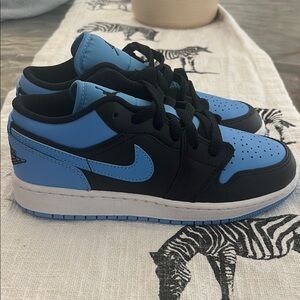 Jordan Kids Sneakers - Black and Blue